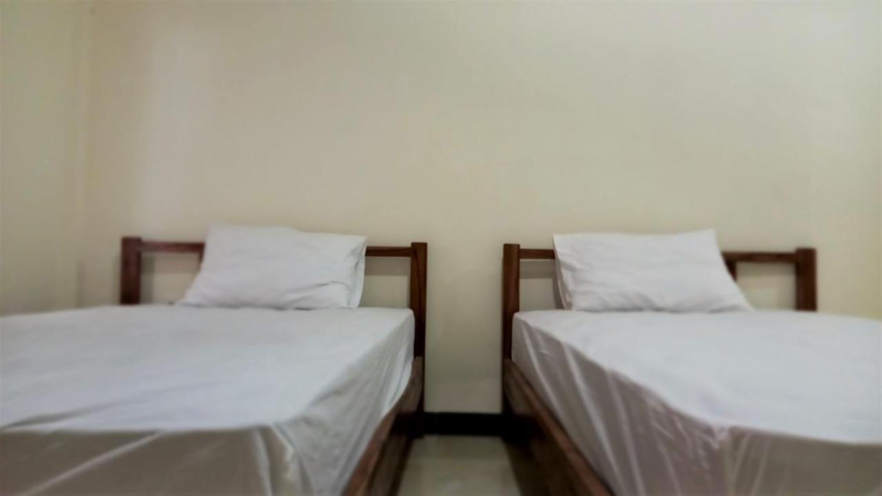 Benedict Guesthouse By Mori Hospitality Labuan Bajo Esterno foto