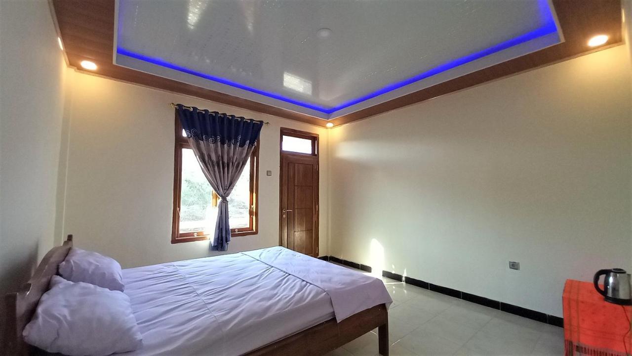 Benedict Guesthouse By Mori Hospitality Labuan Bajo Esterno foto