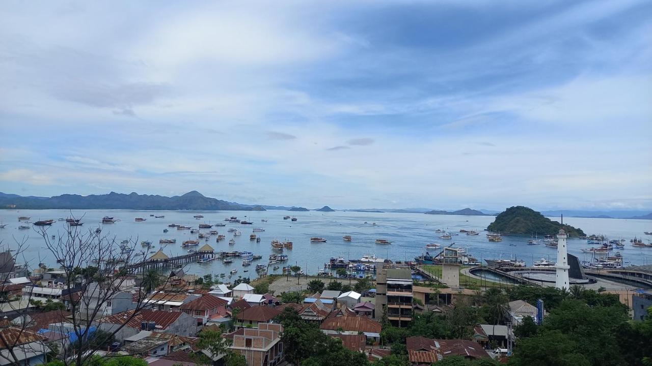 Benedict Guesthouse By Mori Hospitality Labuan Bajo Esterno foto