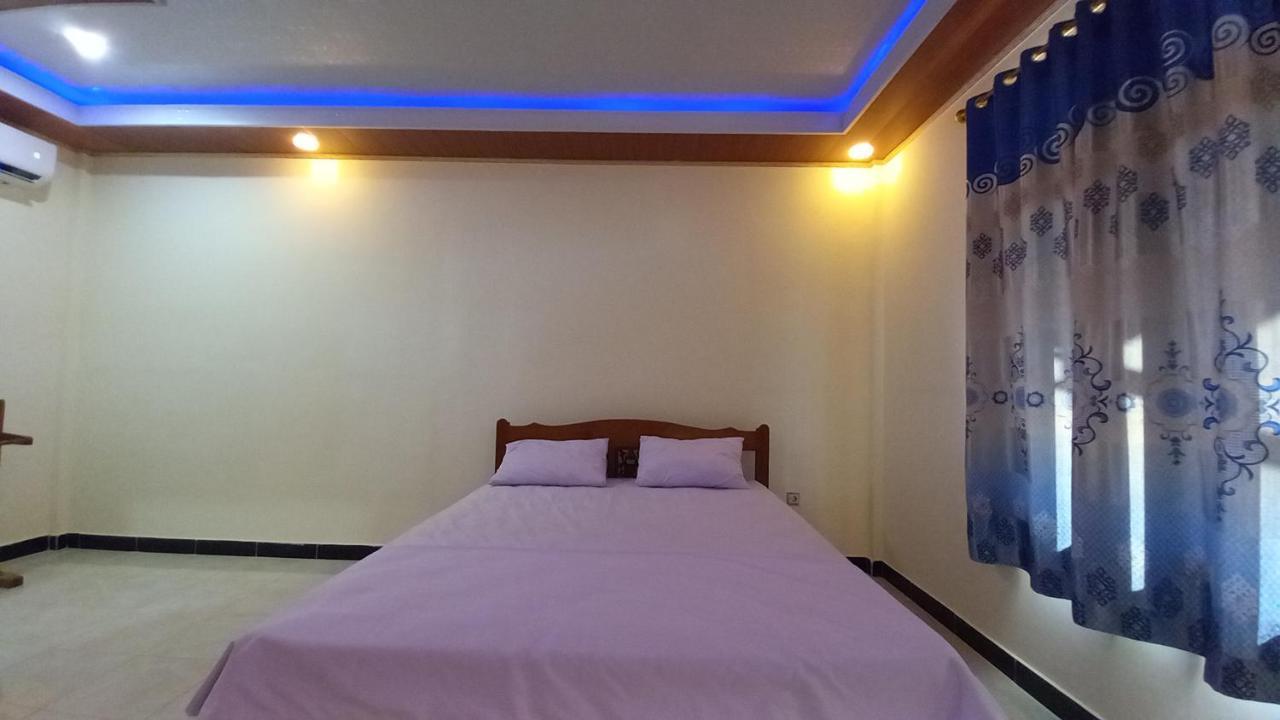 Benedict Guesthouse By Mori Hospitality Labuan Bajo Esterno foto