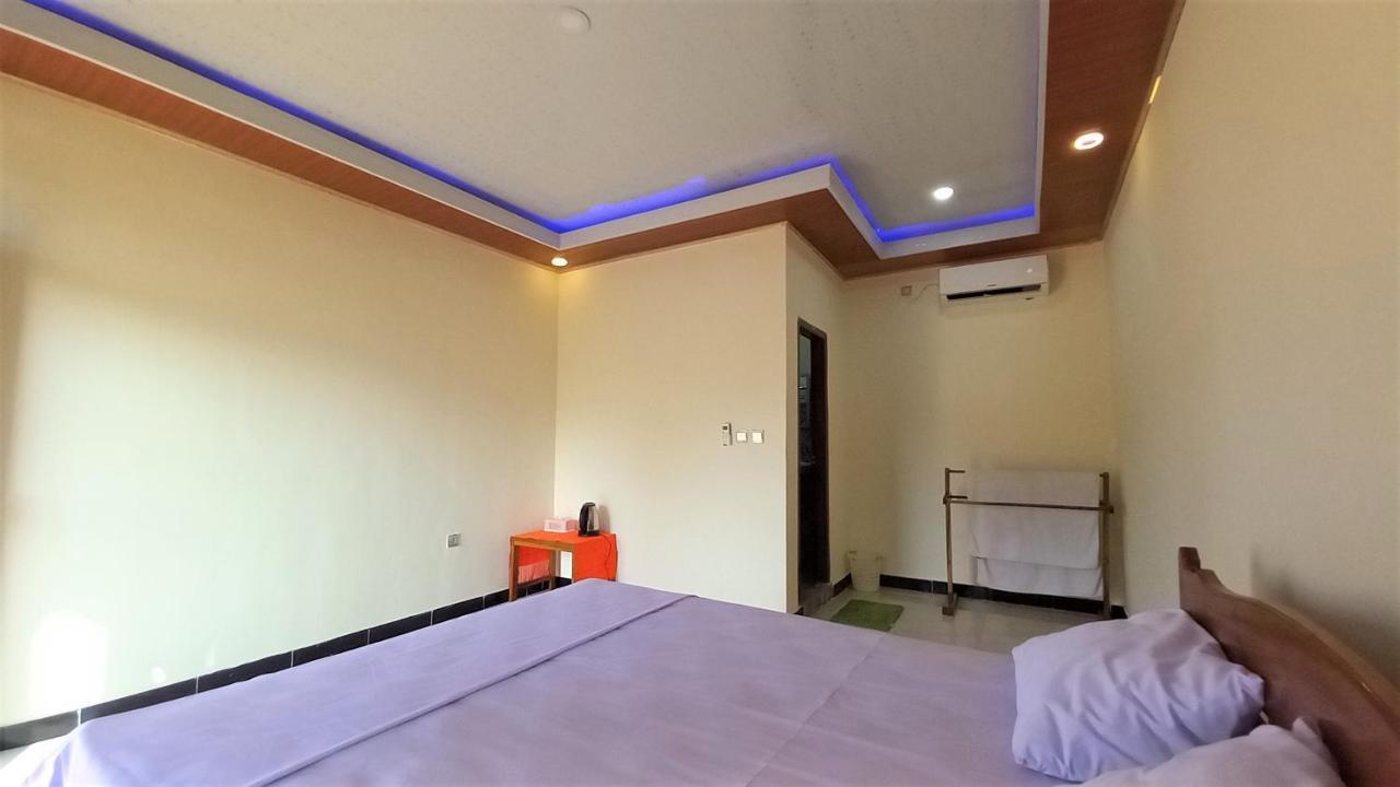 Benedict Guesthouse By Mori Hospitality Labuan Bajo Esterno foto